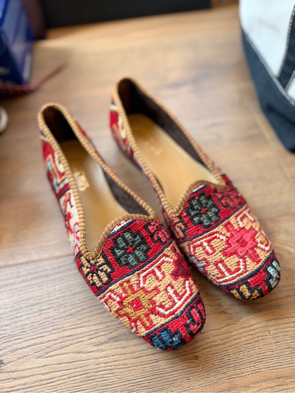 Kilim-Pattern Red Slip-On Flats